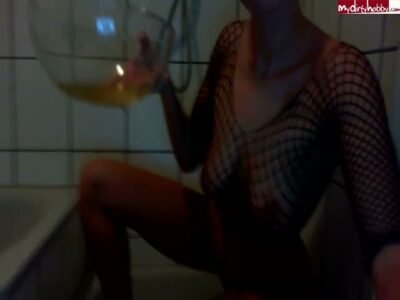 Hotgirlcam - Ich trinke mein eigenen Natursekt