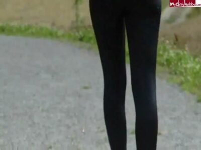 Jakinda - Mein praller Arsch in Wetlook Leggings