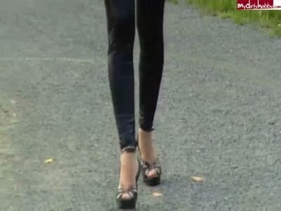 Jakinda - In Wetlook Leggings