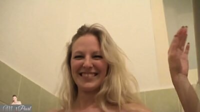 MaviePearl - Pissflut mit Busch für mutigen User