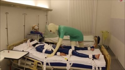 nelja90 - Kleine Entspannung für die notgeile Krankenschwester Nelja