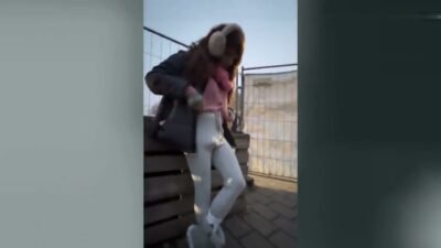 TV_Helena_Kimberly - Von wegen besinnlich - Geile Sauereien aufm Weihnachtsmarkt - Leucht-Plug - Wichsen - Pissen