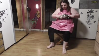 tammara28 - Im Gummischürze Mach Ich Die Hausschuhe Platt