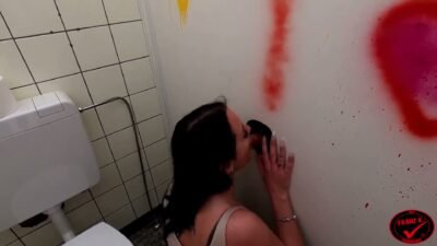 DerPornoBeamte - Zu PERVERS GLORYHOLE mit LacyLynn