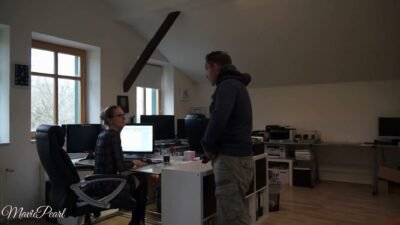MaviePearl - Willige Sekretärin - Er hat den Job & ich den Spaß