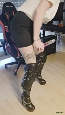 JuleRoxxX - Verfickte Überstunden