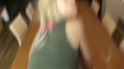 Lina-Linchen - Stiefbruders erstes Mal Anal - Eltern schlafen nebenan