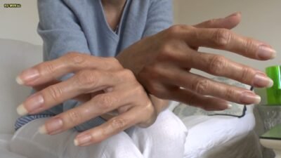 Lady_Victoria_Valente - Elegante Sommerhände und lange Fingernägel