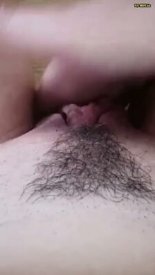 Lina_Berlin - Intensiver Squirt eines deutschen Mädchens POV